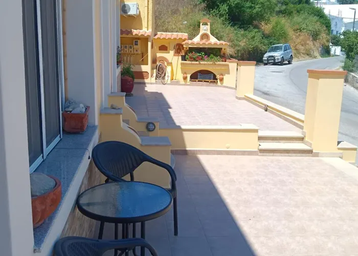 Lejlighed Theodore's Mansion Your Aristocratic Escape In Greece Panteli